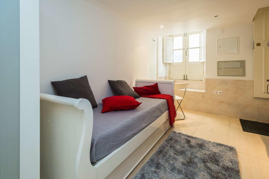 Appartement Low Cost - Historic City Center Rc à Lisboa Extérieur photo